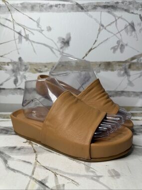 Beek Pelican Platform Slide Sandals